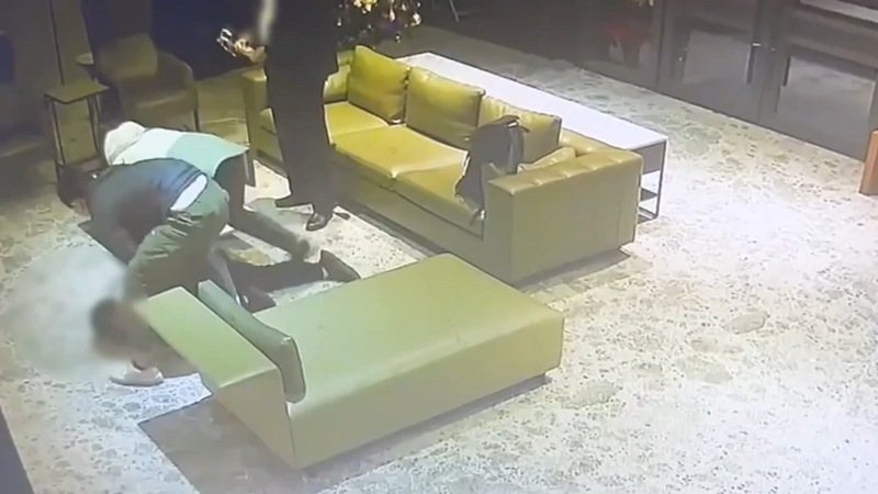 詐騙集團盜用投顧名師、網路美女圖對被害人噓寒問暖,詐騙金錢,台中市第五警分局在去年底循線查獲2名車手。記者陳宏睿/翻攝 詐騙集團盜用投顧名師、網路美女圖對被害人噓寒問暖,詐騙金錢,台中市第五警分局在去年底循線查獲2名車手。記者陳宏睿/翻攝
