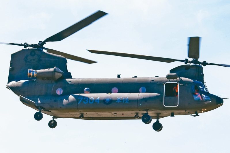 陸軍航特部中校謝孟書具駕駛CH-47SD運輸直升機本職學能，被教唆駕駛此軍用直升機叛逃至大陸。本報資料照片