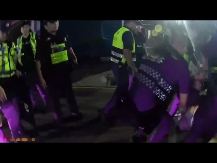 蘇姓男子昨天深夜持鎮暴槍聯繫扣動版機，遭警連開兩槍制伏，依法究辦。記者曾伯愷／翻攝