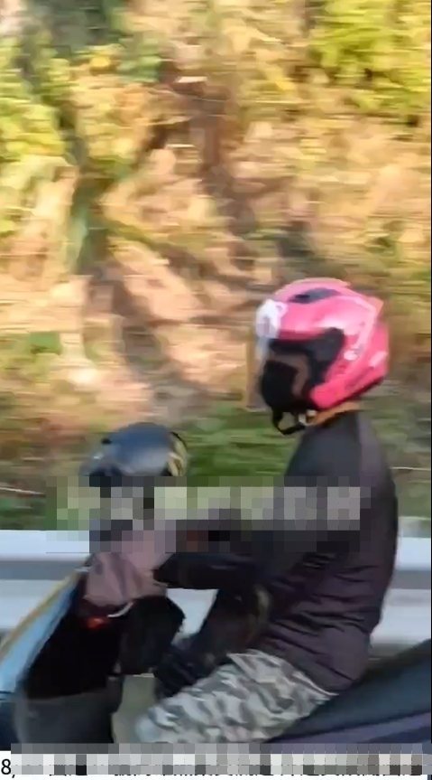 高雄市一名foodpanda外送員疑搶時效送餐，竟騎上國道10號燕巢路段，飛車身影被路過轎車副駕駛座男子用手機錄下PO上社群。圖／取自網路社群「社會事新聞影音」
