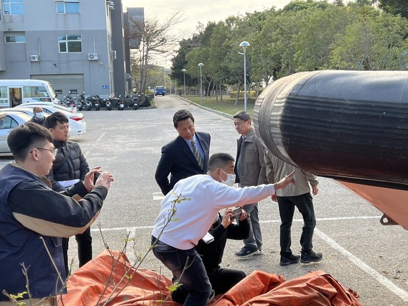 陸船翻覆案日前才順利落幕，金門地檢署今天公布偵結報告，是否引起效應， 。聯合報資料照