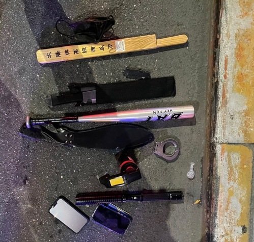 李男不滿陳男遲遲不還15萬元,找來三友向陳丟擲水雷,警循線逮人依法送辦。記者曾伯愷/翻攝 李男不滿陳男遲遲不還15萬元,找來三友向陳丟擲水雷,警循線逮人依法送辦。記者曾伯愷/翻攝