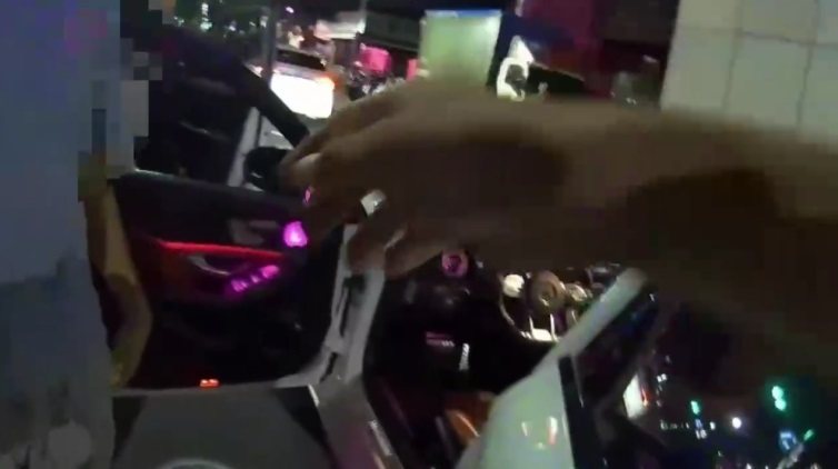 李男不滿陳男遲遲不還15萬元,找來三友向陳丟擲水雷,警循線逮人依法送辦。記者曾伯愷/翻攝 李男不滿陳男遲遲不還15萬元,找來三友向陳丟擲水雷,警循線逮人依法送辦。記者曾伯愷/翻攝