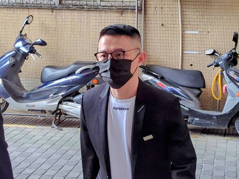 因案羈押於台北看守所的八八會館負責人郭哲敏,傳出遭另名收容人持筆筒砸頭攻擊,北所正調查中。記者蔣永佑/攝影 因案羈押於台北看守所的八八會館負責人郭哲敏,傳出遭另名收容人持筆筒砸頭攻擊,北所正調查中。記者蔣永佑/攝影