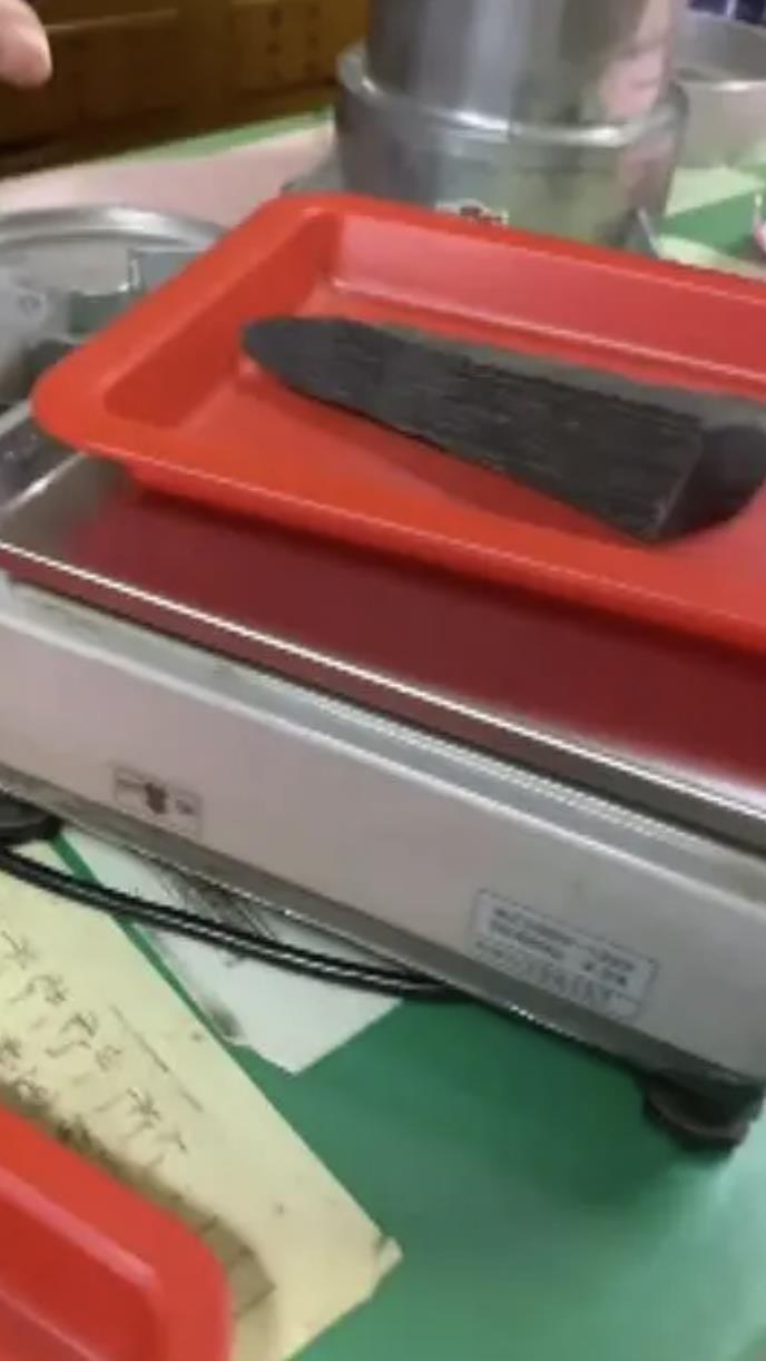 台中市沙鹿一家中藥行涉嫌販賣犀牛角，保七總隊依違反野生動物保育法查辦。圖／保安警察第七總隊提供