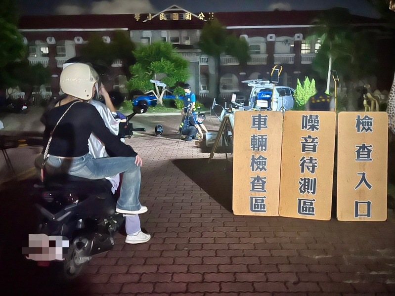 市警五分局指出,為了展現警察協助取締噪音車決心,平日即要求員警主動攔查疑似噪音車通報環保局召回檢驗,今年迄今已主動通報245件。圖/讀者提供 市警五分局指出,為了展現警察協助取締噪音車決心,平日即要求員警主動攔查疑似噪音車通報環保局召回檢驗,今年迄今已主動通報245件。圖/讀者提供