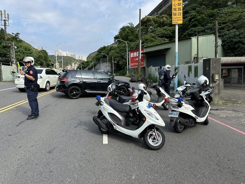 新北市新莊區青山路這個月17日上午發生三車事故造成兩人受傷，肇車駕駛酒測值0.19毫克，肇因待查。記者曾伯愷／翻攝
