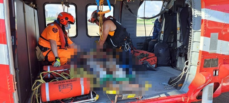 巴拿馬籍油輪「Marina Aman」傳出3人受傷，其中1死另一人重傷急救，還有船長落海失聯中。記者張議晨／翻攝