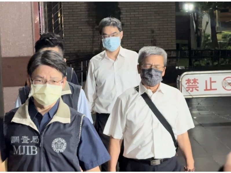 北機站組長張元寶（左）督導偵辦柯文政政治獻金案，調升北機站副主任。記者張宏業／攝影