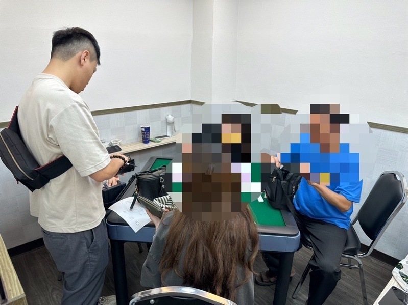 新北市蘆洲區中原路一家麻將棋牌社，涉嫌以合法掩護非法供人聚賭，警方查獲送辦。記者曾伯愷／翻攝