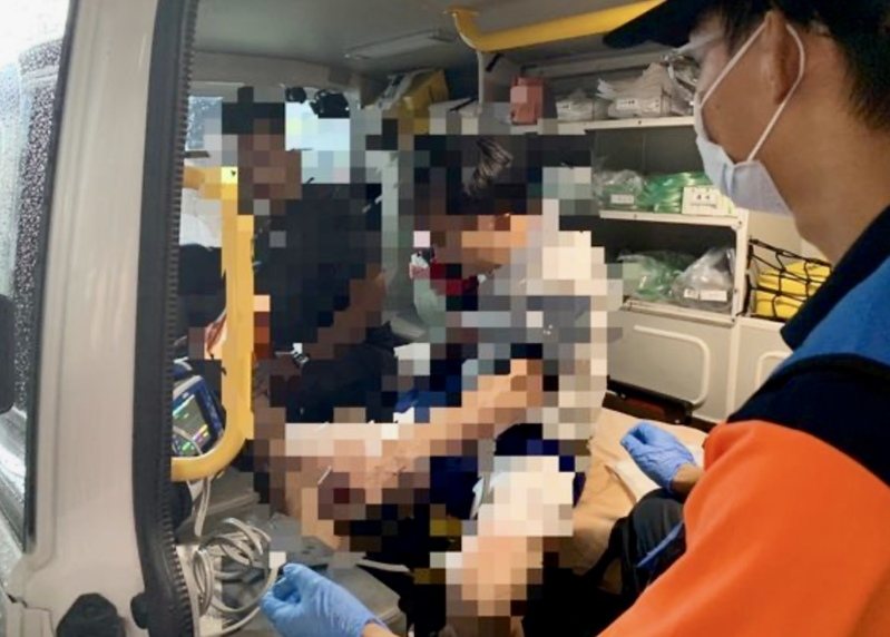台南新市藥廠清洗器具3人遭熱水燙傷、1人玻璃割傷送醫。圖／讀者提供