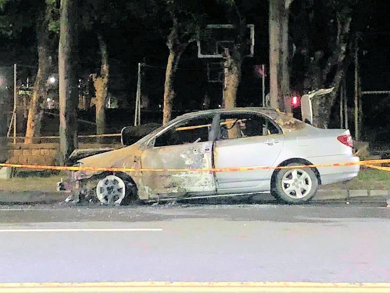 嘉義縣治特區祥和三路傳汽車火警,消防局派遣人車及時撲滅,起火原因調查中。圖/翻攝朴子民意觀察站臉書 嘉義縣治特區祥和三路傳汽車火警,消防局派遣人車及時撲滅,起火原因調查中。圖/翻攝朴子民意觀察站臉書