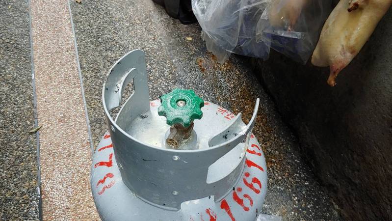 北市大安區發生氣爆意外。記者翁至成/翻攝 北市大安區發生氣爆意外。記者翁至成/翻攝