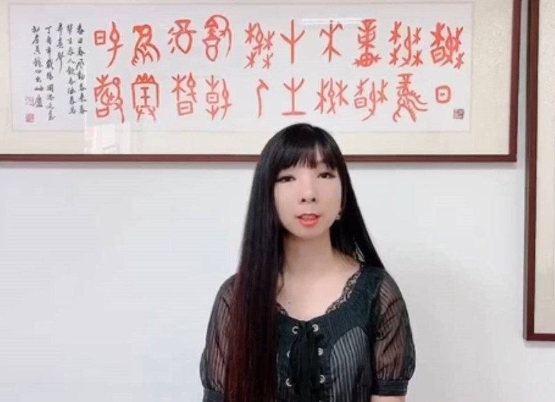 基隆市兒童及少年事務處副處長吳雨潔，今天說明5個月大女嬰送醫事件。圖／基市府提供