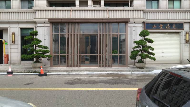 苗栗縣頭份市一名7歲女童今天下獨留在家,被發現從15樓墜落送醫仍回天乏術。圖/民眾提供 苗栗縣頭份市一名7歲女童今天下獨留在家,被發現從15樓墜落送醫仍回天乏術。圖/民眾提供