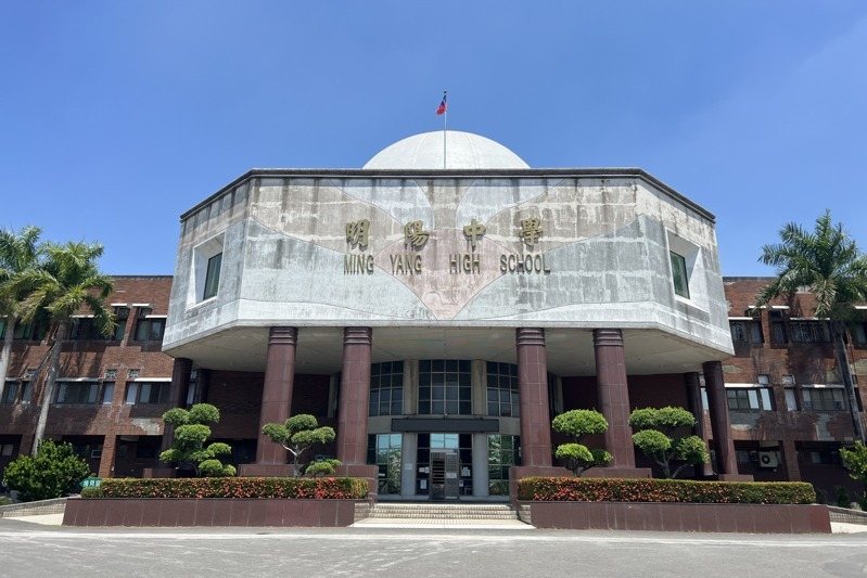 明陽中學林姓、彭姓收容人不滿申請移監被拒，深夜在寢室放火，兩人不僅成功達成移監願望，刑期還獲得延長。記者張議晨／攝影