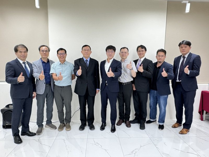 經濟刑法學會與最高檢察署本月10日舉辦科技偵查處分救濟權研討會，集結學、審、檢、辯四方，檢討於該次修法發生重大錯誤並呼籲修法。圖／經濟刑法學會提供