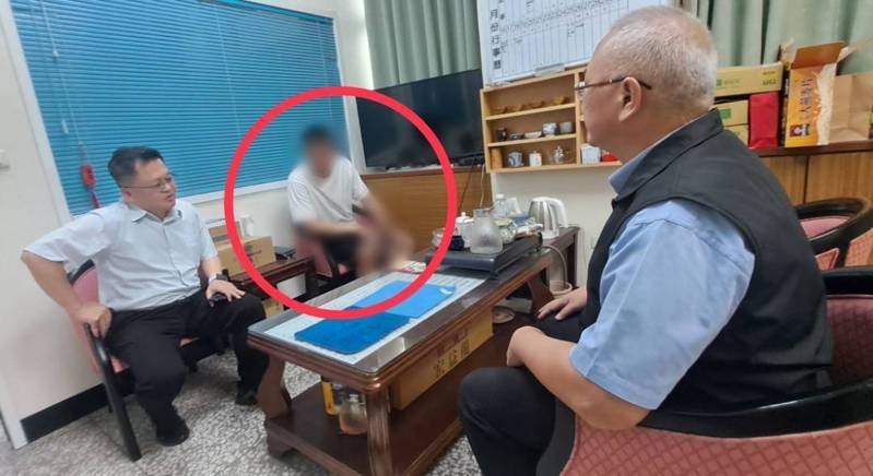 湖內警方追查後，確認月餅是陳姓男子所寄，單純是要給遊戲社團成員的賀禮，署名小天使家園也是希望即便月餅被退也能做公益。記者張議晨／翻攝