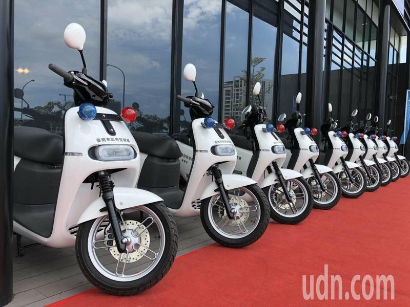 台北市目前有2609警用電動機車,但因為電池續航力低於油車、操作複雜耗時,對基層員警來說相當不便。圖/聯合報系資料照片 台北市目前有2609警用電動機車,但因為電池續航力低於油車、操作複雜耗時,對基層員警來說相當不便。圖/聯合報系資料照片