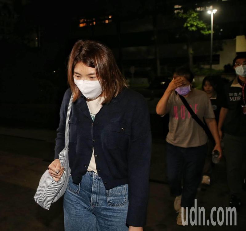 白珮茹胞妹白珮妤涉入詐領公費助理費案，今晚遭移送士檢複訊。記者邱德祥／攝影