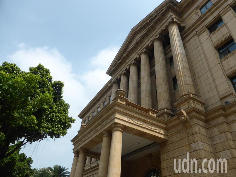 37名死囚聲請死刑法規範憲法審查,憲法法庭明天宣判,最高檢察署為因應各種狀況,已請高檢署、各高分檢連繫轄區警方,模擬各種可能狀況。記者王宏舜/攝影 37名死囚聲請死刑法規範憲法審查,憲法法庭明天宣判,最高檢察署為因應各種狀況,已請高檢署、各高分檢連繫轄區警方,模擬各種可能狀況。記者王宏舜/攝影