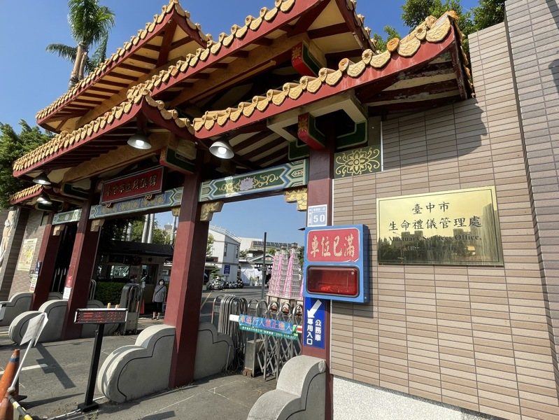 台中市王姓女子昨天清晨墜落旅館旁的防火巷，明顯死亡，今報請檢察官相驗。圖／本報資料照