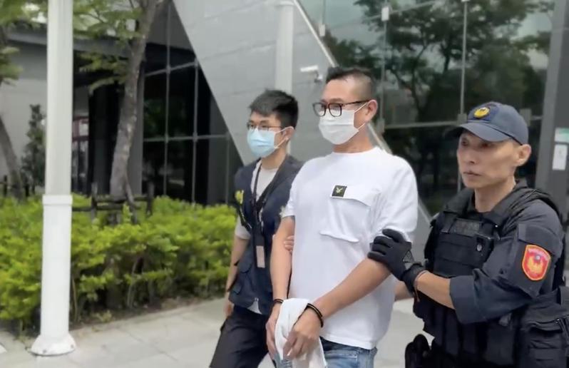 檢警偵辦威震集團董事長吳明達在台北市天龍三溫暖外遭槍擊案，依組織犯罪條例等罪嫌訊問10人。圖／民眾提供