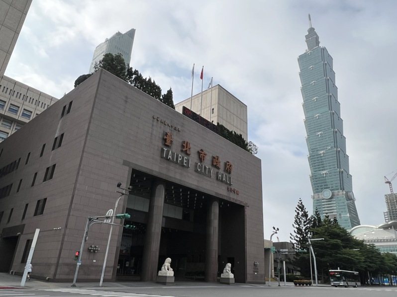 北市某高中日前發生學生墜樓意外，經送醫傷重不治，該生曾在社群透露課業壓力大。教育局表示，校方在第一時間校安通報，也安排輔導老師入班，並發給家長信提醒多關心學生狀況。圖／聯合報系資料照