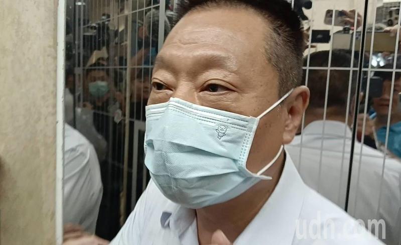 金阿波羅公司捲進黎巴嫩真主黨呼叫器爆炸案，外界關注真相。董事長許清光今天下午離開公司時說，現在偵查中，不便跟大家講，他要休息了。記者邱瑞杰／攝影