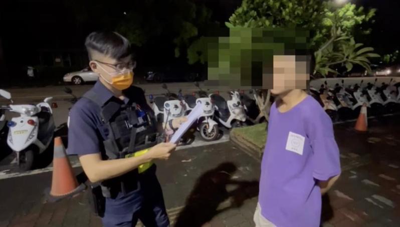 江姓男子在網路號召夜遊,因排氣管改裝噪音、遮掩車牌被警方開罰。記者曾健祐/翻攝 江姓男子在網路號召夜遊,因排氣管改裝噪音、遮掩車牌被警方開罰。記者曾健祐/翻攝