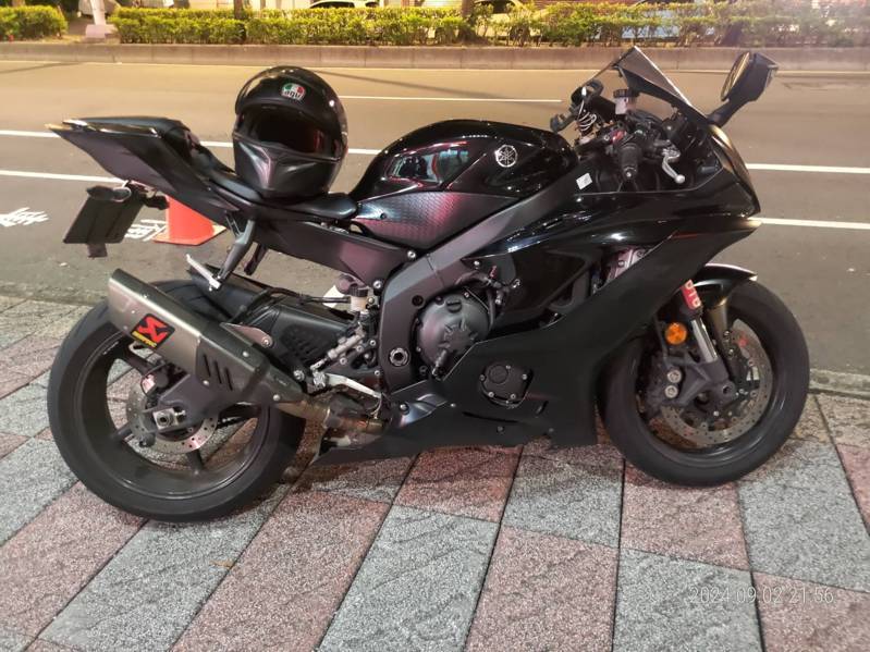 山葉R6大型紅牌重機車價值65萬,噪音超標14分貝遭罰3600元。記者周嘉茹/翻攝 山葉R6大型紅牌重機車價值65萬,噪音超標14分貝遭罰3600元。記者周嘉茹/翻攝