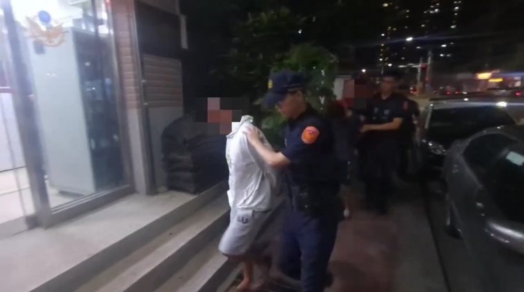 來台讀大學韓國籍女大生,中秋節當天遭3男偷得包包,警循線在北市逮人送辦。記者曾伯愷/翻攝 來台讀大學韓國籍女大生,中秋節當天遭3男偷得包包,警循線在北市逮人送辦。記者曾伯愷/翻攝
