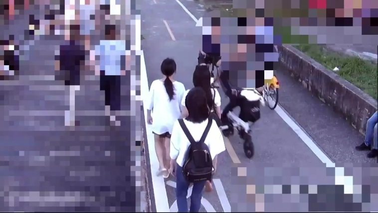 來台讀大學韓國籍女大生,中秋節當天遭3男偷得包包,警循線在北市逮人送辦。記者曾伯愷/翻攝 來台讀大學韓國籍女大生,中秋節當天遭3男偷得包包,警循線在北市逮人送辦。記者曾伯愷/翻攝