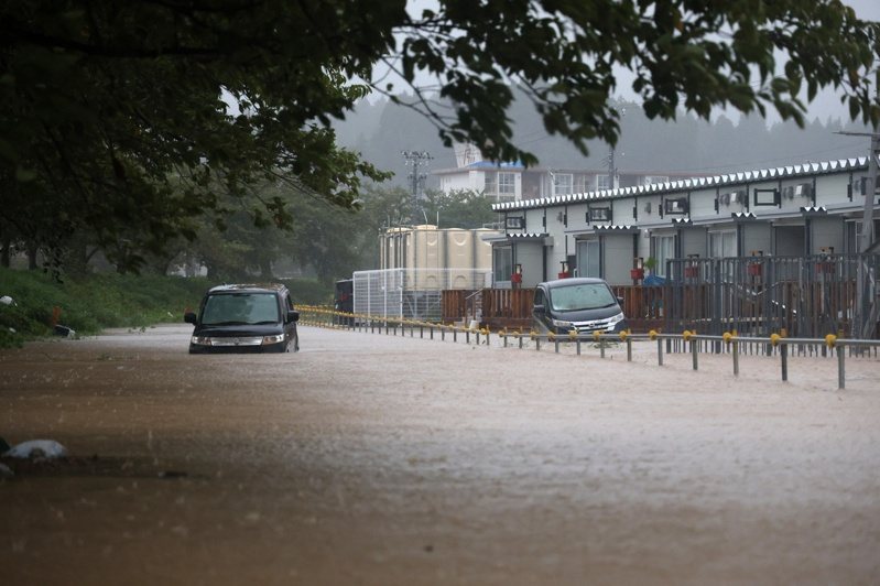 日本石川縣9月21日降下破紀錄大雨後引發土石流、河川氾濫等災害。 歐新社 日本石川縣9月21日降下破紀錄大雨後引發土石流、河川氾濫等災害。 歐新社