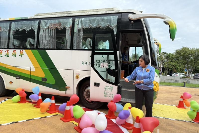 雲林縣今年1至8月大型車交通事故致死9人，政府為提升行車安全，今舉辦九大運輸業路口停讓宣示，縣長張麗善，大型車受限視野死角與內輪差，駕駛人應落實路口停讓及禮讓行人，避免憾事重演。記者陳雅玲／攝影