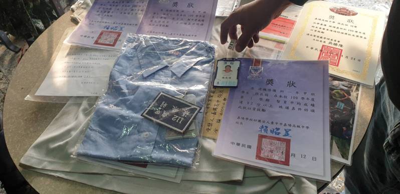 台中市清水區嘉陽高中女學生張辰羽3年前搭公車到校，走斑馬線時被公車撞死，她生前在校獲獎無數。記者游振昇／攝影