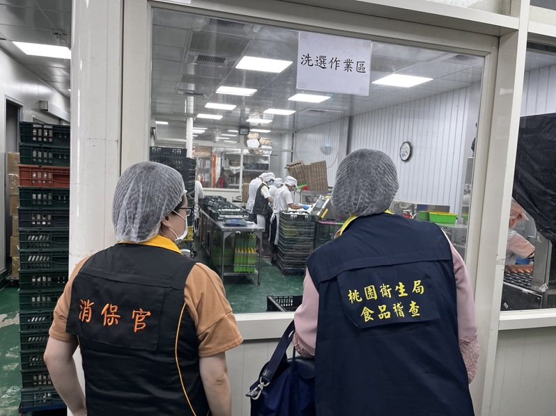 仲毅農產品公司涉嫌將巴西、土耳其、泰國進口蛋製成未殺菌液蛋,產地卻標示台灣,桃檢將上下游的瑞牧食品、仲毅農產品及新英蛋品科技3家公司共10人偵結起訴,並聲請沒收不法所得新台幣4291萬8026元。圖/桃園市衛生局提供 仲毅農產品公司涉嫌將巴西、土耳其、泰國進口蛋製成未殺菌液蛋,產地卻標示台灣,桃檢將上下游的瑞牧食品、仲毅農產品及新英蛋品科技3家公司共10人偵結起訴,並聲請沒收不法所得新台幣4291萬8026元。圖/桃園市衛生局提供