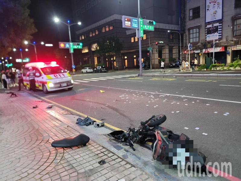 顏姓男子騎機車遭撞,車毀人傷。記者林保光/翻攝 顏姓男子騎機車遭撞,車毀人傷。記者林保光/翻攝