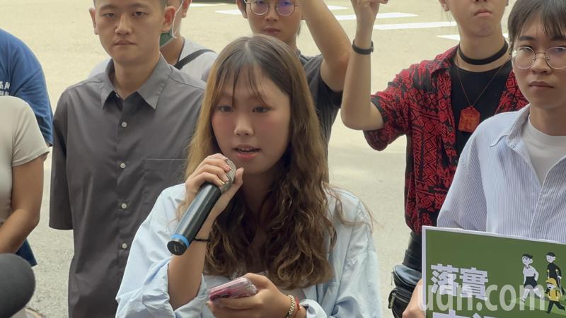 東海大學政治學系系學會長陳芝羽說,希望這次悲劇盼能喚起外界更重視。記者曾健祐/攝影 東海大學政治學系系學會長陳芝羽說,希望這次悲劇盼能喚起外界更重視。記者曾健祐/攝影
