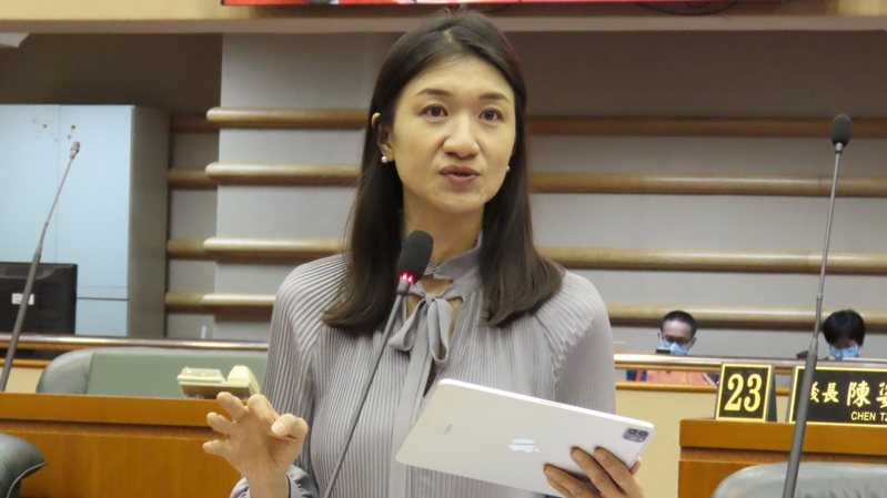 嘉市議員戴寧遭控詐領助理費，一審被重判10年6月，上訴二審後，今上午在審理時認罪，12月底前願繳回犯罪所得求減刑。圖／本報資料照片