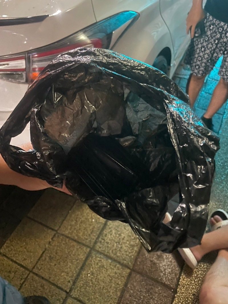 劉姓男子涉嫌透過社群軟體張貼販賣毒煙彈訊息，警方循線逮捕送辦。記者曾伯愷／翻攝