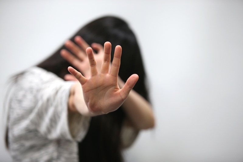 1名國中女生在街上落單，遭醉漢拉進暗巷猥褻。圖／本報資料照片