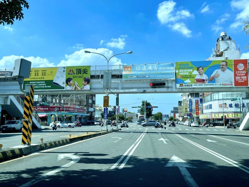 南投草屯鎮太平路及中興路口科技執法於今年1至7月取締件數為2839件，相較於去年同期的5715件，銳減逾半。本報資料照