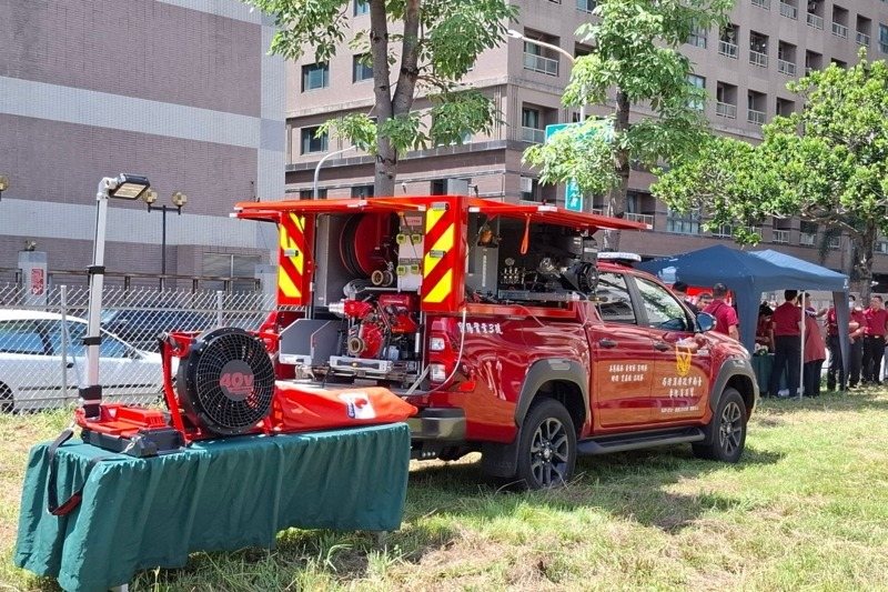 高壓細水霧設備，可安裝在勘災皮卡車上改裝為幫浦消防車，方便搶救狹小巷弄住宅火警。記者黃宣翰／翻攝