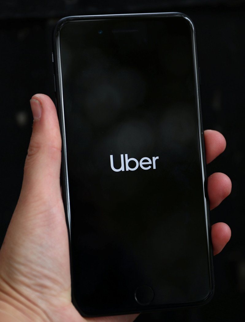 新州民眾搭優步車發生車禍,卻被法官判決不能對優步提告。(路透) 新州民眾搭優步車發生車禍,卻被法官判決不能對優步提告。(路透)