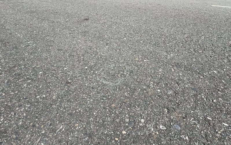 嘉義縣一名男子疑似租車不還還偷車牌,今早遭盤查時又衝撞警方,警開4槍制止,目前仍在追捕。記者黃于凡/攝影 嘉義縣一名男子疑似租車不還還偷車牌,今早遭盤查時又衝撞警方,警開4槍制止,目前仍在追捕。記者黃于凡/攝影