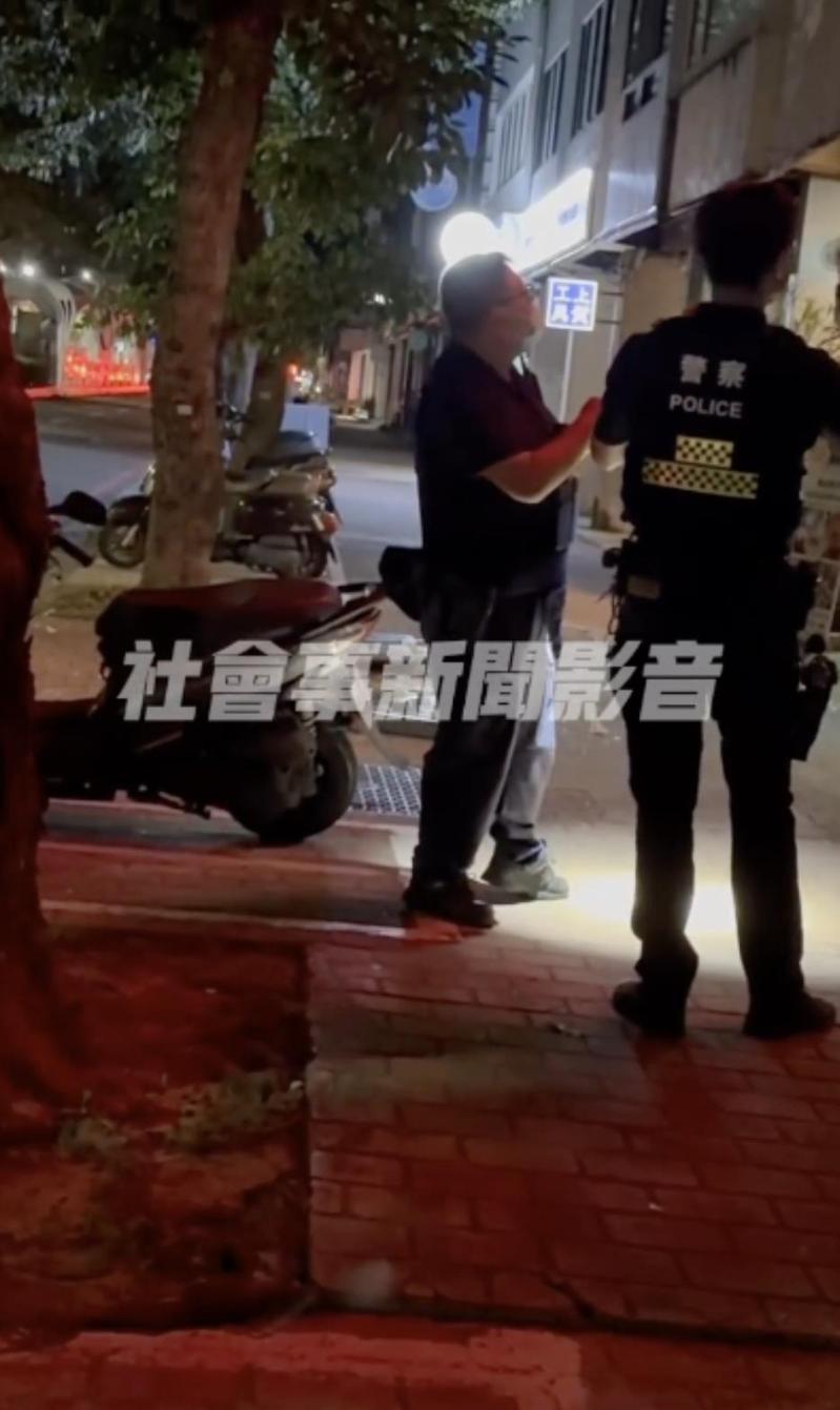 台中市西屯區台灣大道二段的透天厝,在今天凌晨有住戶丟擲電視等物品到人行道,幸未砸到人。圖/摘自社會事新聞影音 台中市西屯區台灣大道二段的透天厝,在今天凌晨有住戶丟擲電視等物品到人行道,幸未砸到人。圖/摘自社會事新聞影音