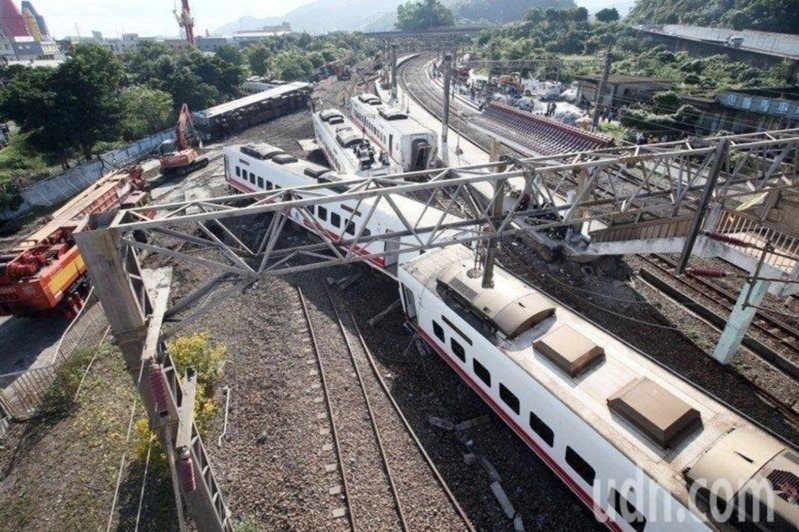 台鐵普悠瑪列車6年前在宜蘭出軌,釀18死116輕重傷。圖/本報系資料照 台鐵普悠瑪列車6年前在宜蘭出軌,釀18死116輕重傷。圖/本報系資料照