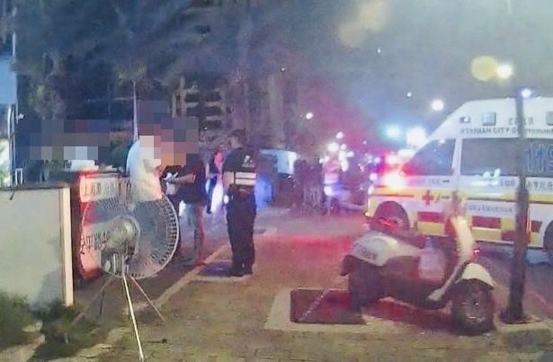 台南安平區一酒店國慶日凌晨，兩派人馬因酒後口角引發衝突，在店外大打出手，造成4人擦挫傷。圖／讀者提供