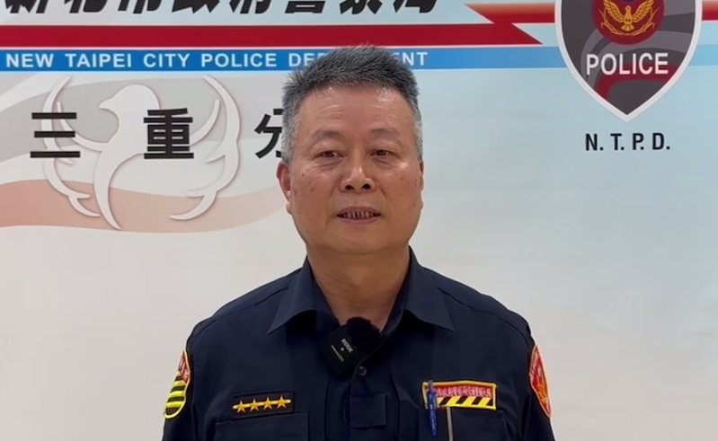 三重警分局交通分隊副分隊長楊茗訸說,行人在斑馬線上停滯跳舞、嬉遊足以阻礙交通,違反道路交通管理處罰條例第78條,可處500元罰鍰。圖/警方提供 三重警分局交通分隊副分隊長楊茗訸說,行人在斑馬線上停滯跳舞、嬉遊足以阻礙交通,違反道路交通管理處罰條例第78條,可處500元罰鍰。圖/警方提供